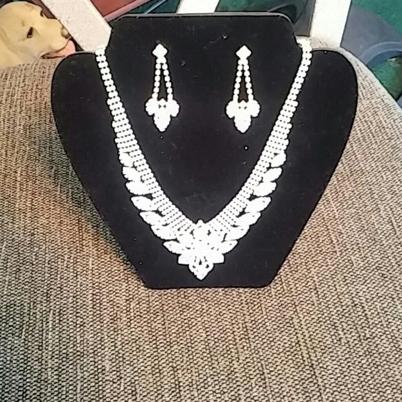 Costumed Diamond Necklace & Earring Set - Picture 1 of 8